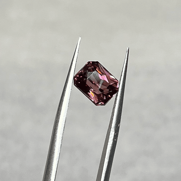 Circón natural-3.045ct-7.7x6.2x4.9mm 1
