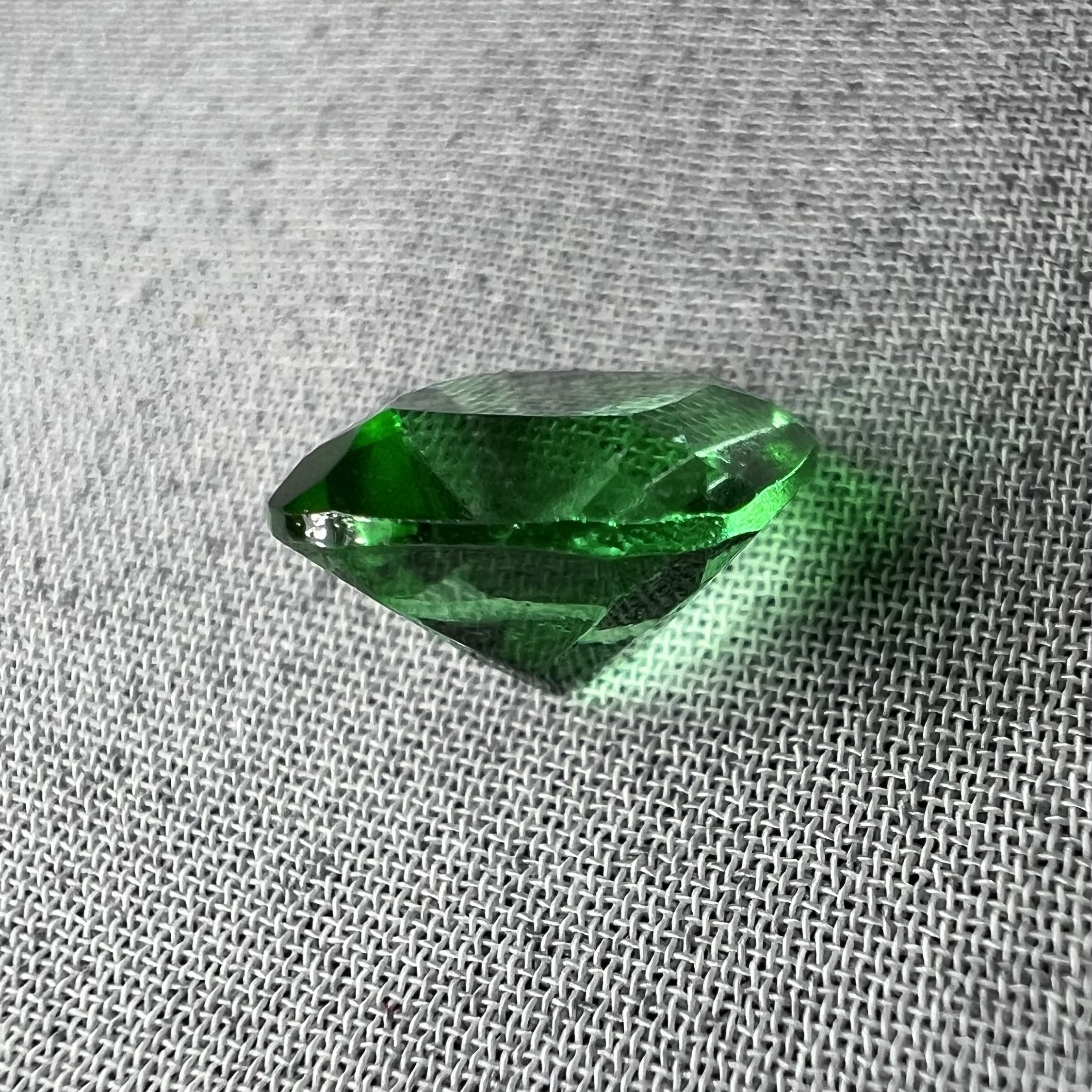 Topacio verde-2.635ct-8x8mm