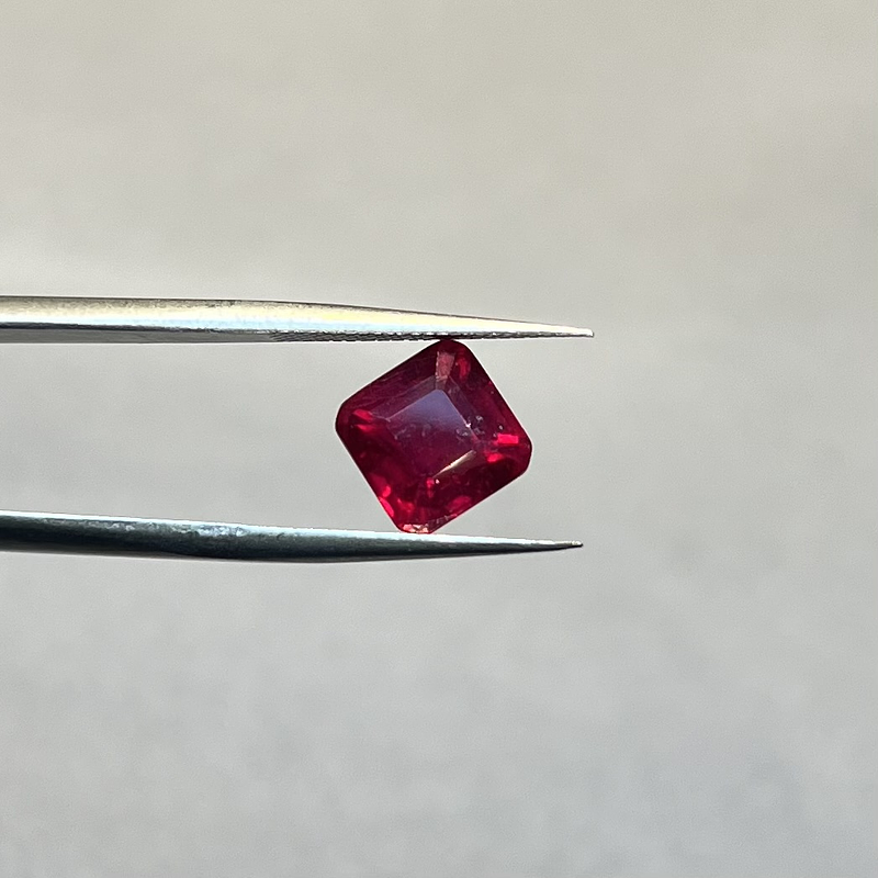 Rubí-2.600ct-7x7mm