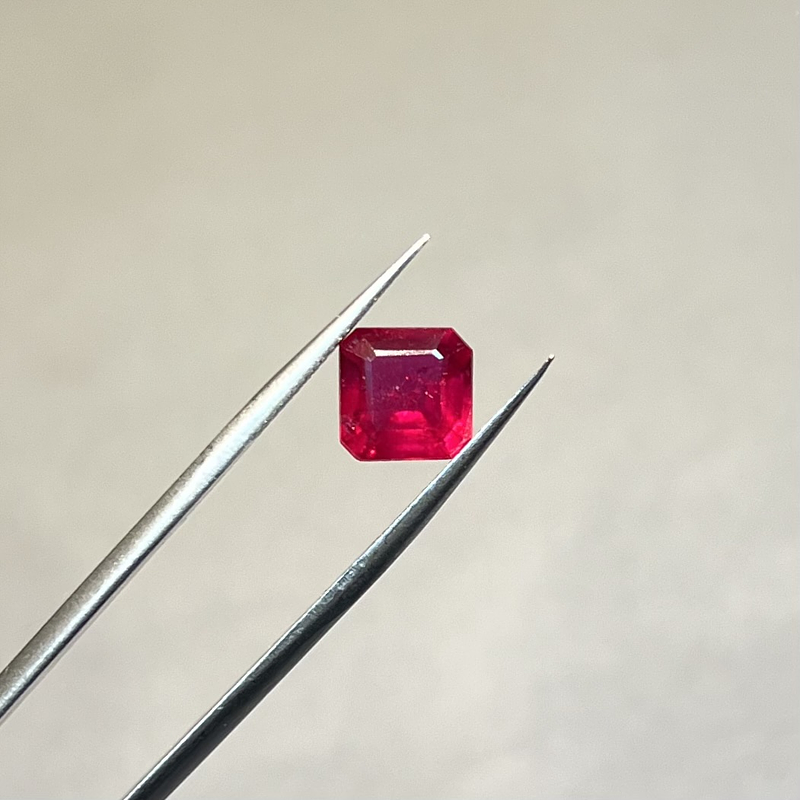 Rubí-2.650ct-7.8x7.8mm