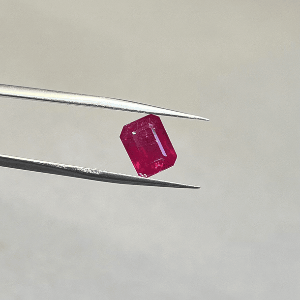 Rubí-3.420ct-8.9x6.9mm 1