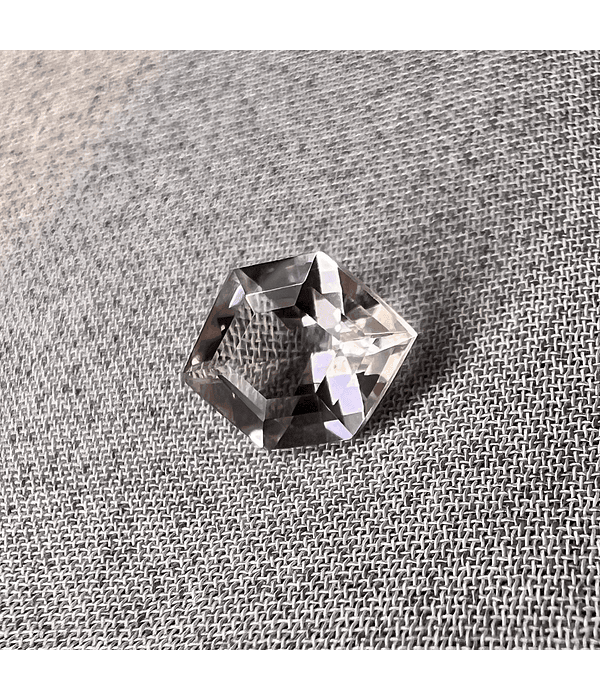 Ametrino-0.925ct-7.6x5.7x3.6mm