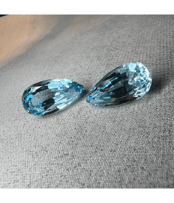 Par de Topacios azules-13.255ct-14.7x8x7.3mm