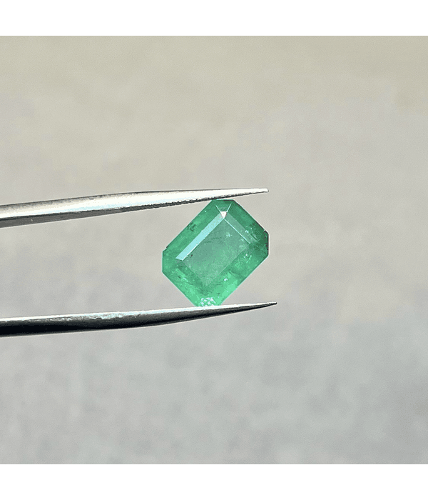 Esmeralda de Zambia-3.80ct-10.8x8.3x5mm