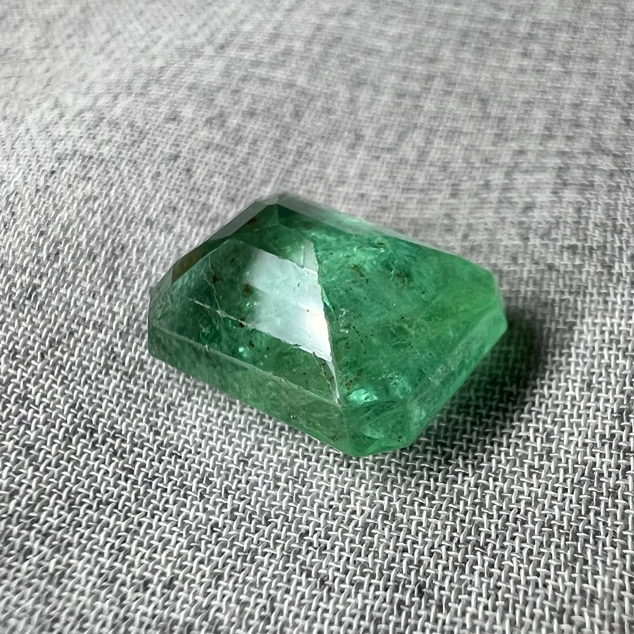 Esmeralda-2.655ct-9.6x7x4.4mm