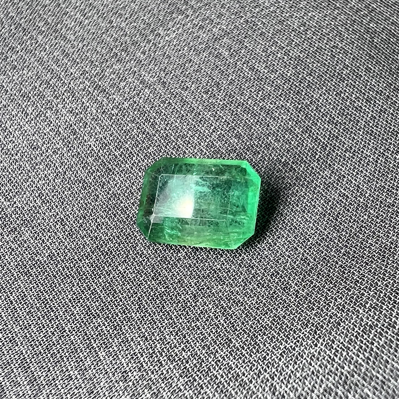 Esmeralda de Zambia-2.205ct-9.8x7.1x3.2mm