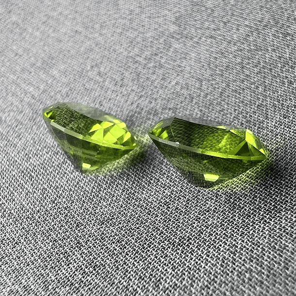 Par de Peridotos pakistaní-5.96ct-10x8x5.3mm 2