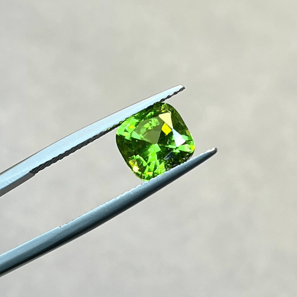 Peridoto pakistaní-2.875ct-8.1x8.1x5.6mm 1