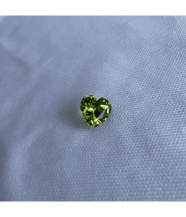 Peridoto pakistaní-2.29ct-8.3x8x5.4mm