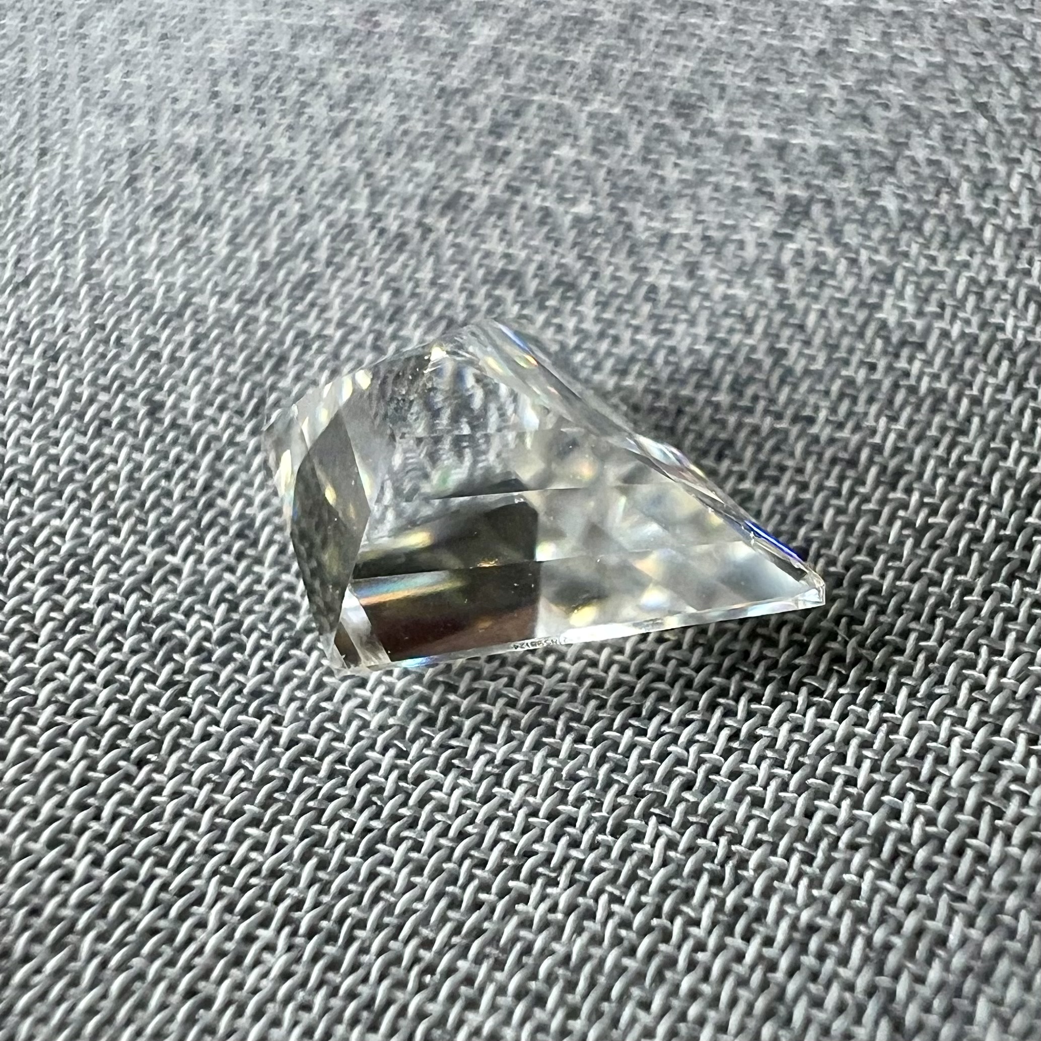 Moissanita blanca-1.50ct-8x6mm