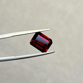 Granate rojo-2.920ct-9x6.8x4.3mm