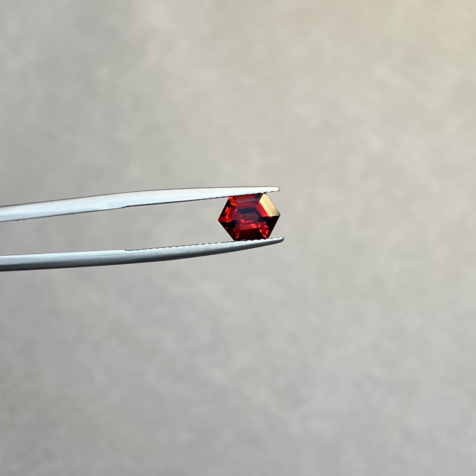 Granate rojo-1.62ct-8x6x4mm