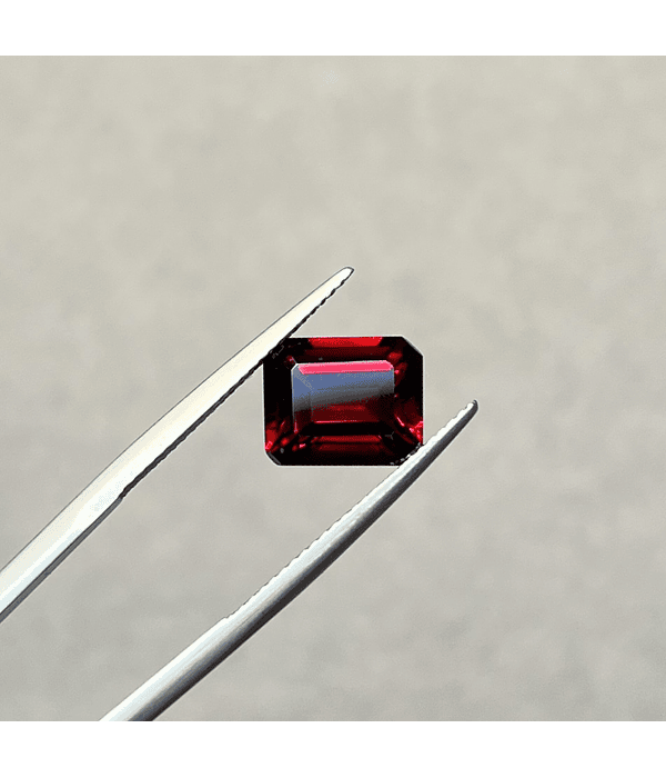 Granate rojo-4.43ct-10x7.8x5.4mm