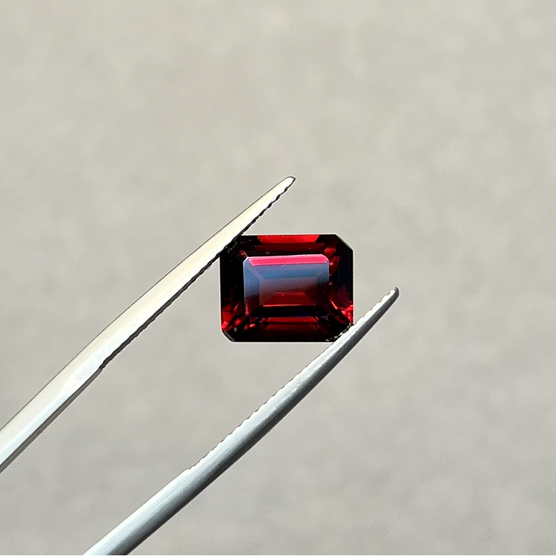 Granate rojo-4.43ct-10x7.8x5.4mm