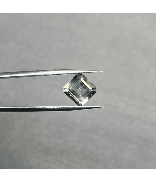 Amatista verde-3.22ct-8.7x6.8x6mm