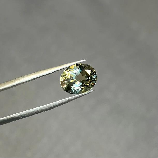 Amatista verde-2.675ct-10x8x5.7mm 1
