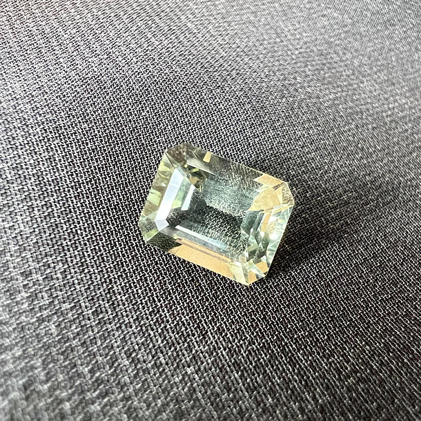 Amatista verde-3.515ct-10.1x7.8x6.1mm 1
