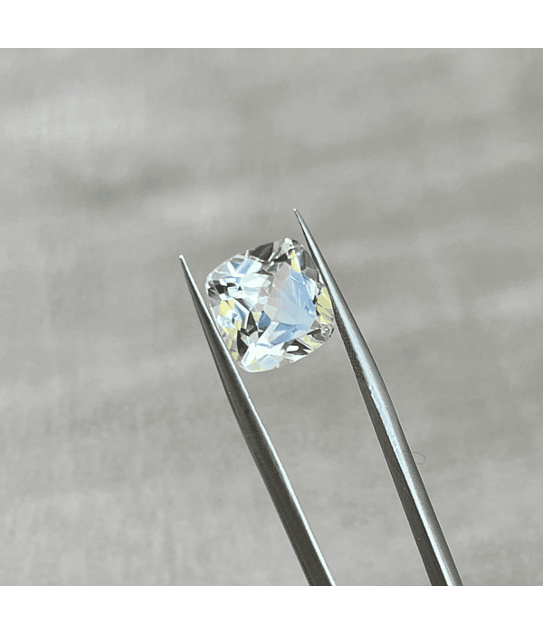 Topacio blanco-4.87ct-9.8x9.8x5.4mm