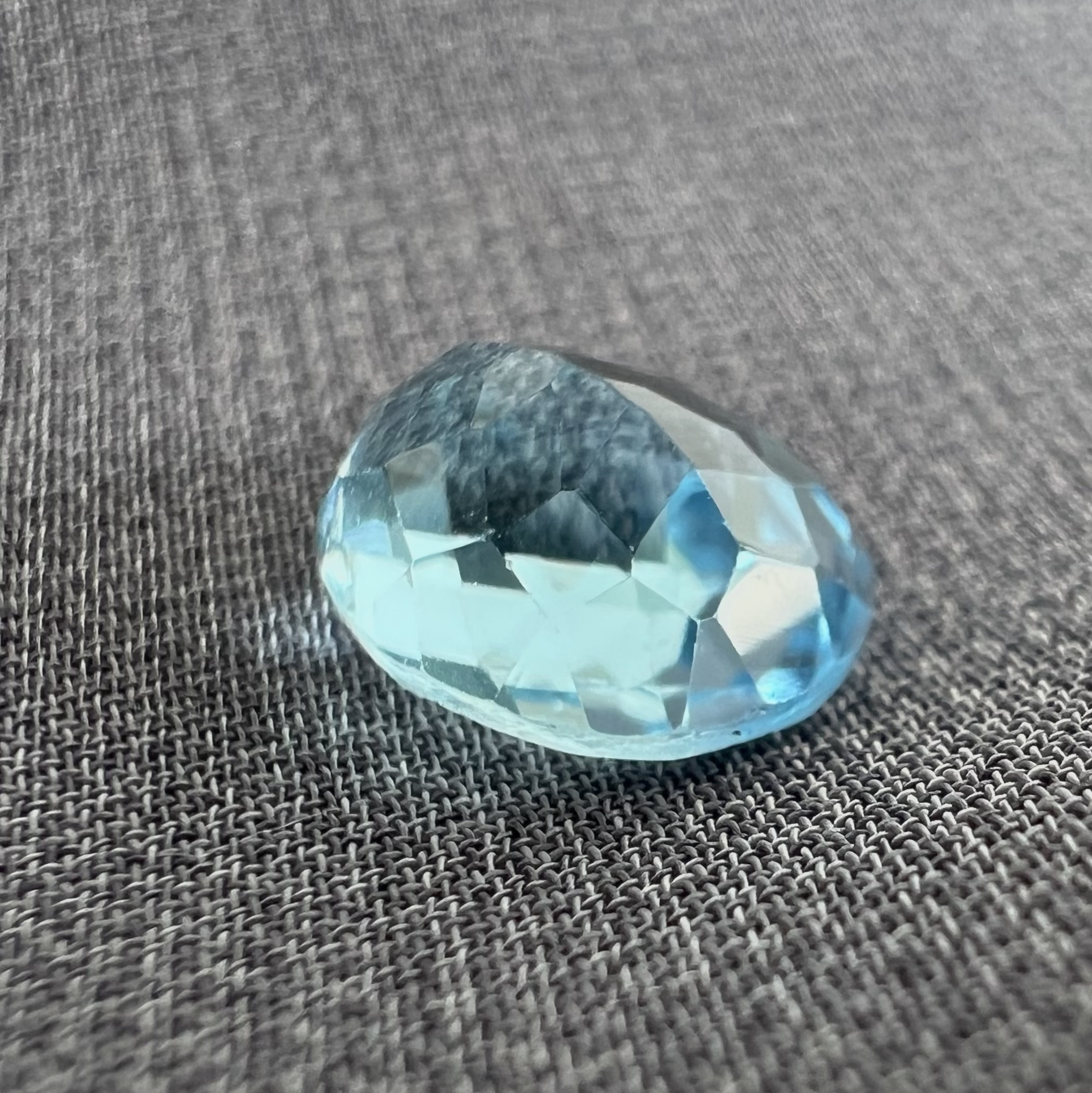 Topacio suizo-3.15ct-9.8x7.7x5.2mm