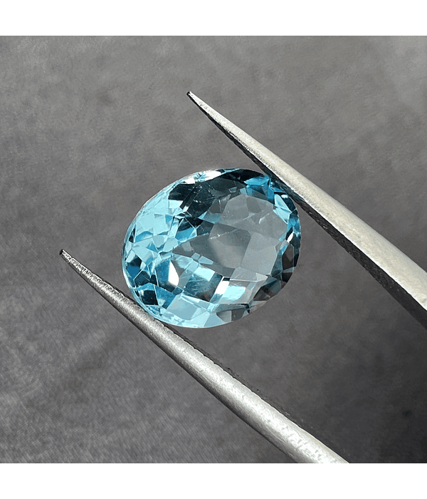 Topacio suizo-5.40ct-11x9x6.4mm