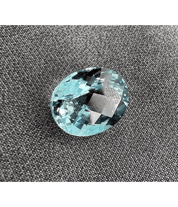 Topacio suizo-3.35ct-10x7.6x5.5mm