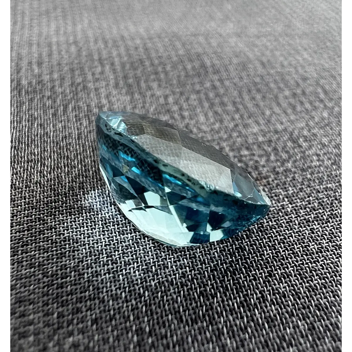 Topacio suizo-3.35ct-10x7.6x5.5mm | Versatto Gemas & Joyas