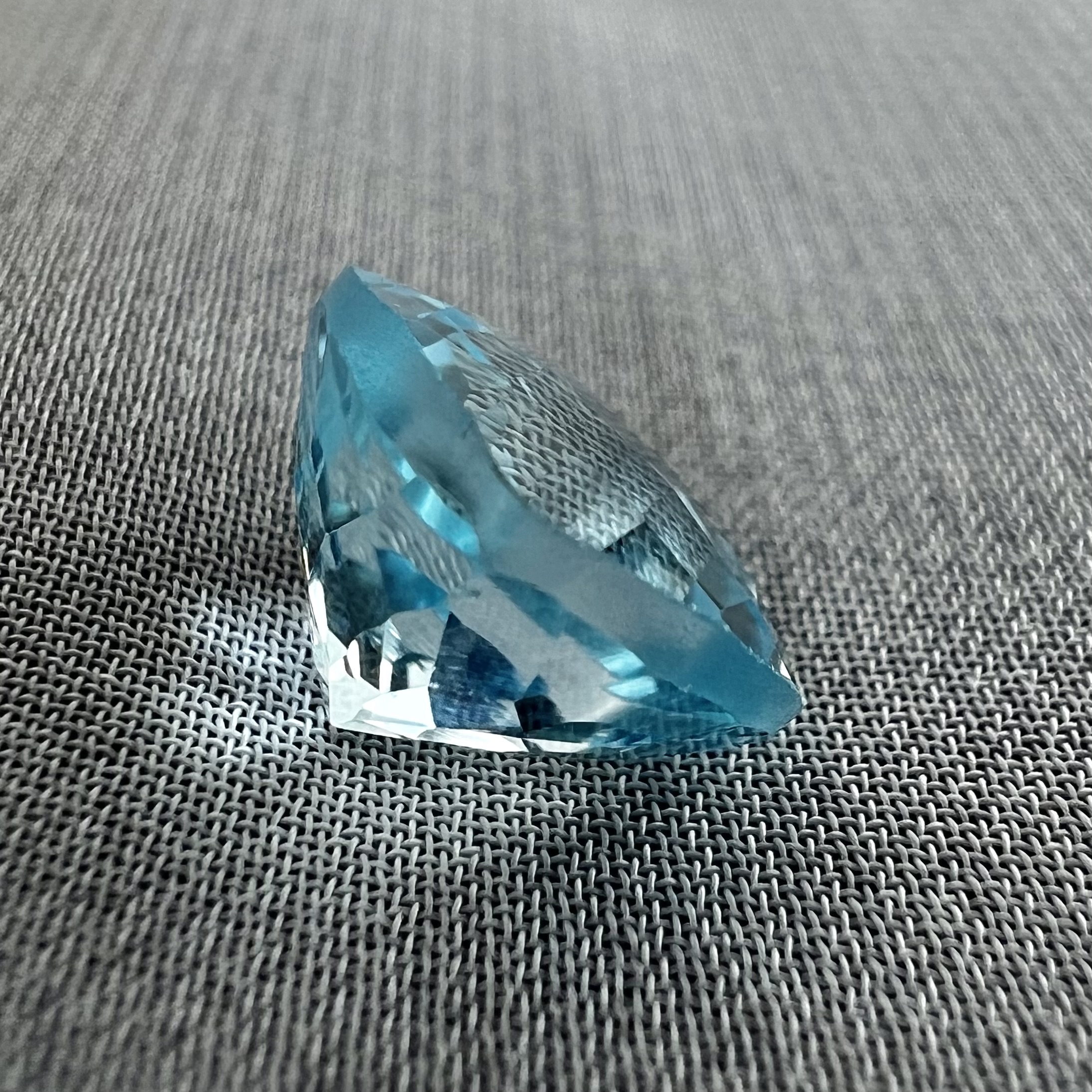 Topacio azul-4.05ct-8.8x8.7x5.8mm