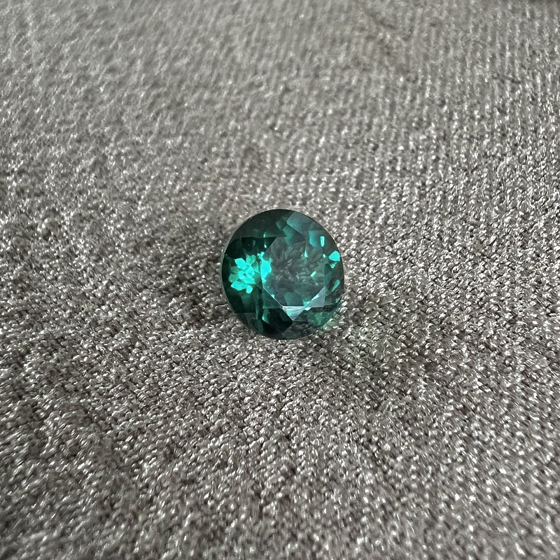 Topacio verde-0.95ct-5.9x5.9x3.8mm