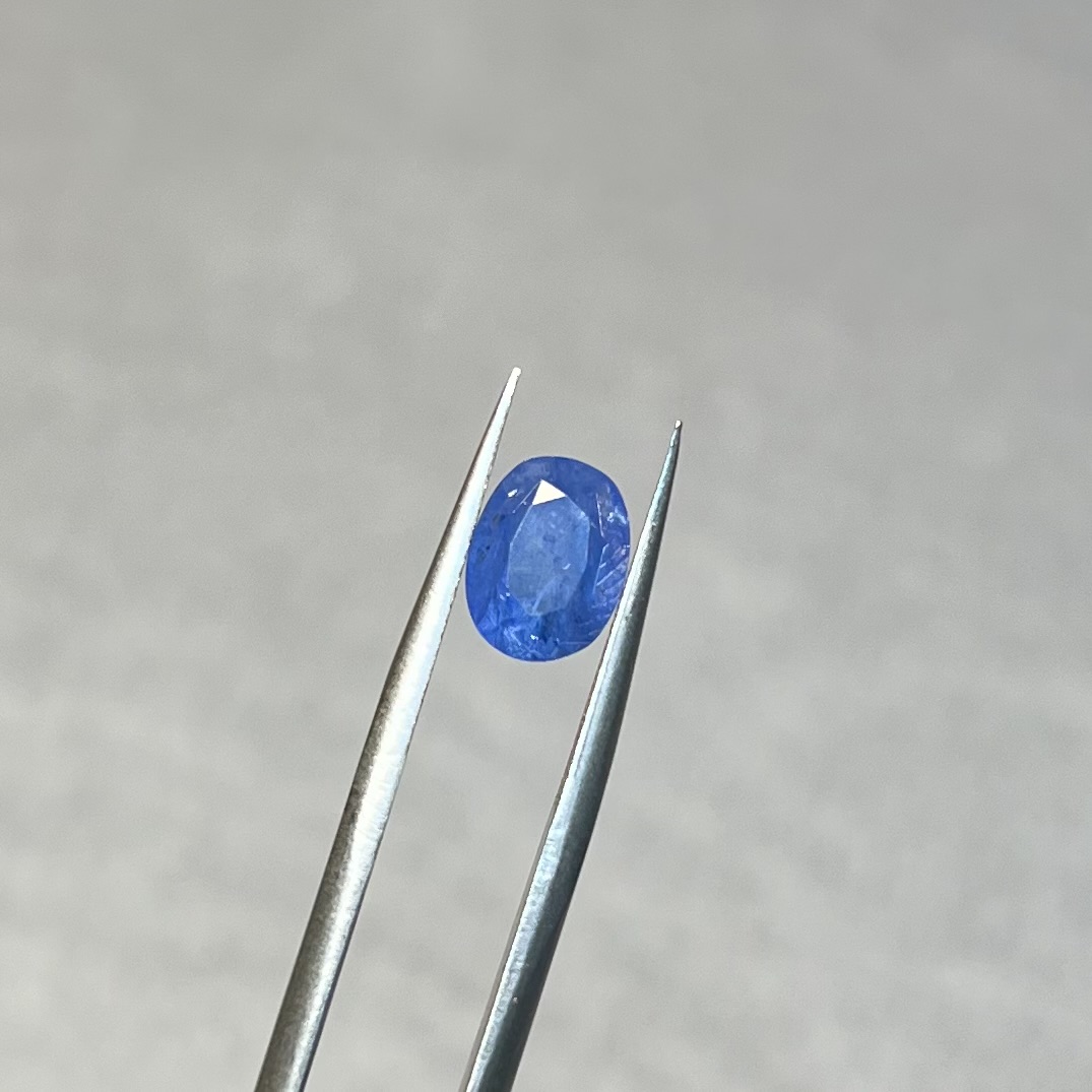 Zafiro azul de Sri Lanka-2.020ct-8x6x4mm