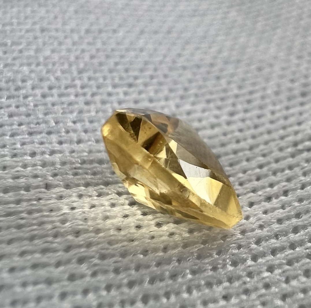 Citrino amarillo-0.64ct-6.2x6.2mm