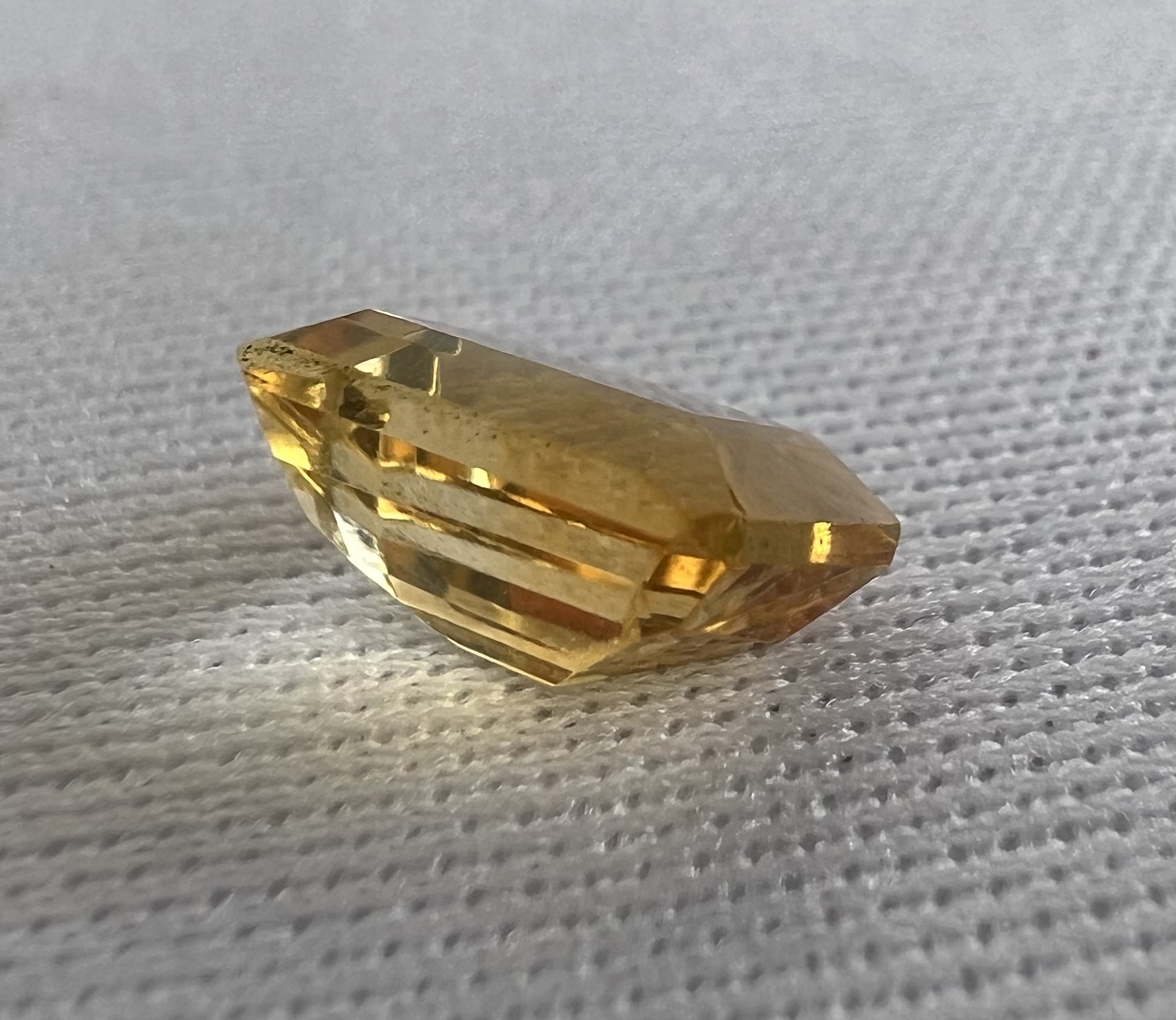 Citrino amarillo-1.455ct-7.7x5.8mm