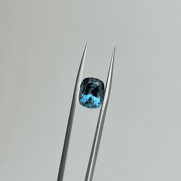 Topacio london blue-2.72ct-9x7.1x5mm 1