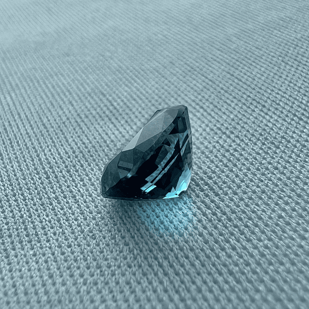 Topacio london blue-2.72ct-9x7.1x5mm 3