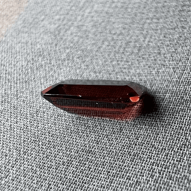 Granate rojo-2.360ct-9.8x5.8x3.7mm 3