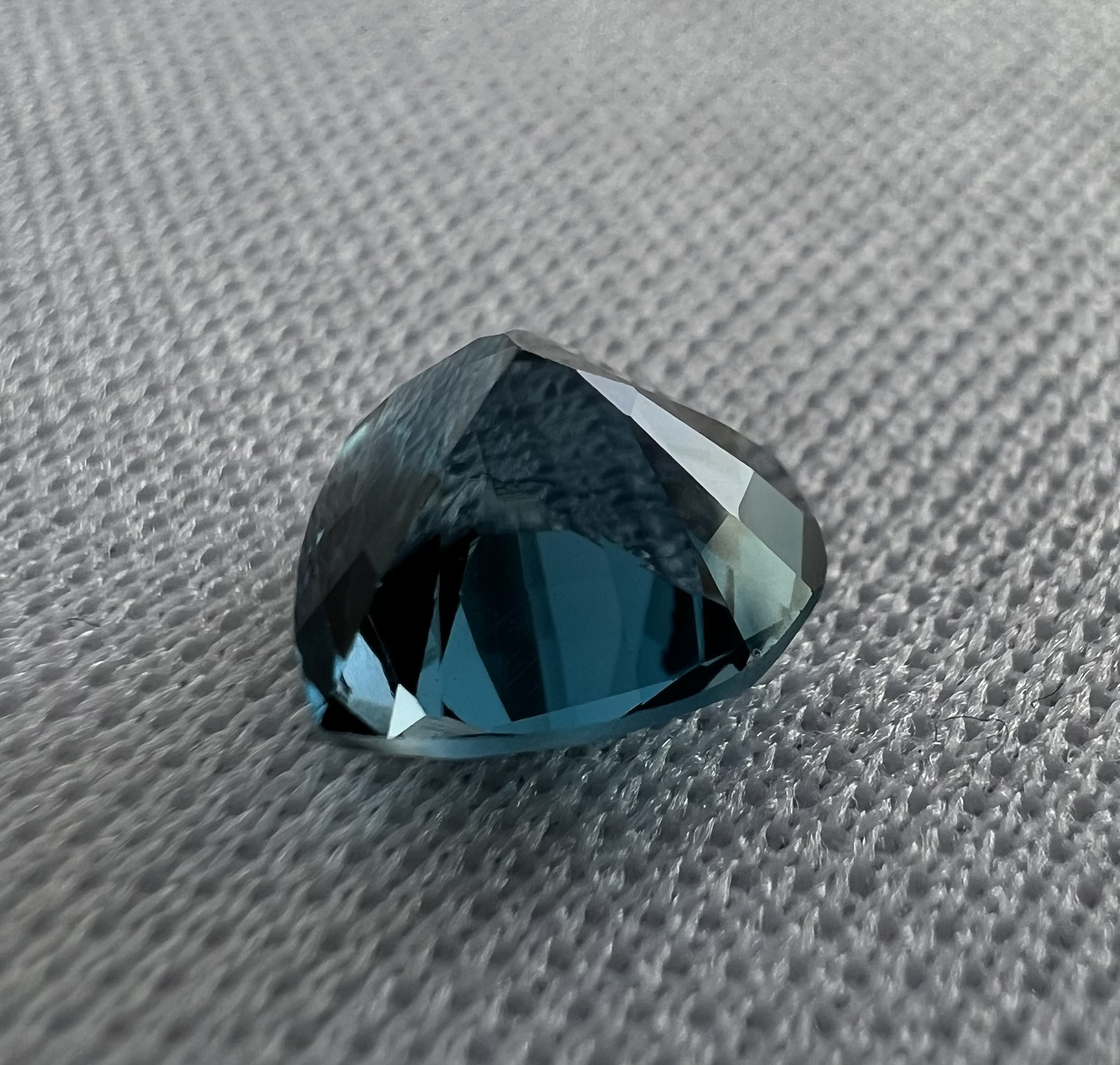 Topacio london blue-4.635ct-10x10x7mm