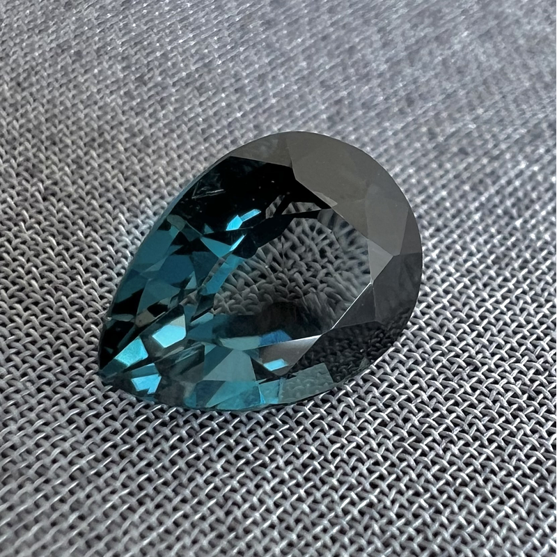 Topacio london blue-2.185ct-9.1x6.7x4.9mm