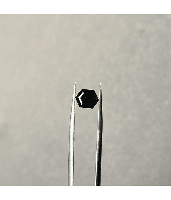 Espinela negra-1.85ct-8x6.3x4.6mm