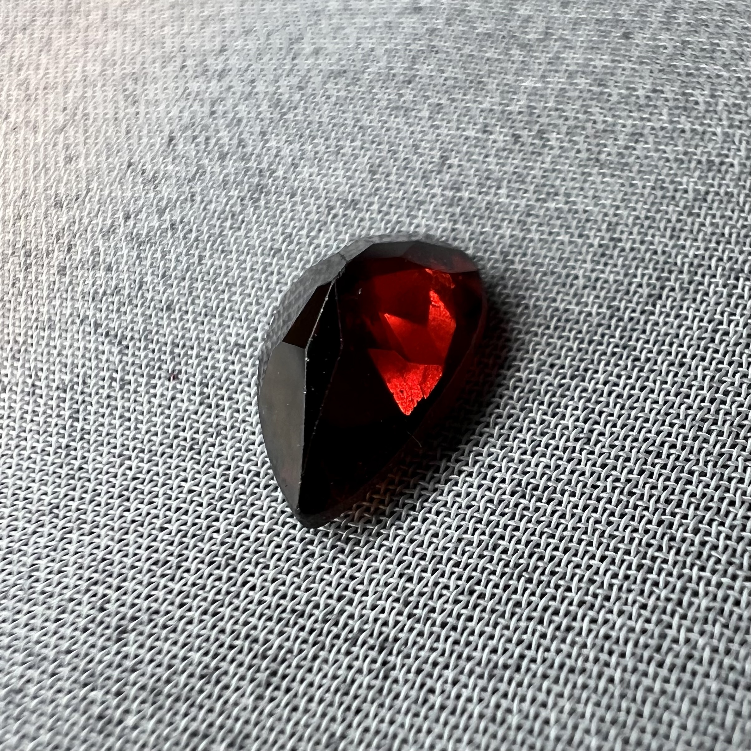 Granate rojo-1.30ct-8.9x5.8x3.3mm