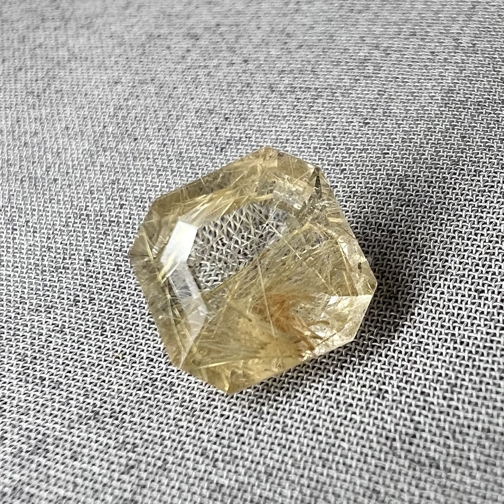 Cuarzo rutilado-2.26ct-7.8x7.8x5mm