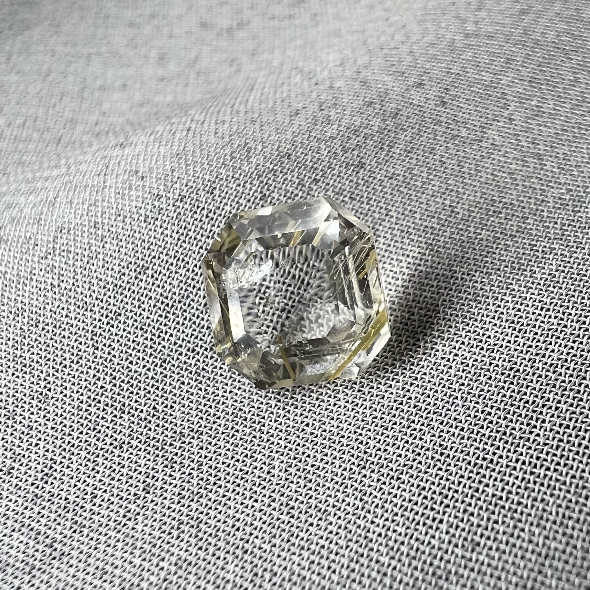 Cuarzo rutilado-1.66ct-7x7x4.8mm