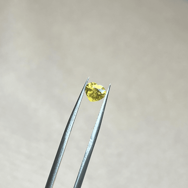 Granate malí-0.77ct-5.7x5.2x3.4mm 1