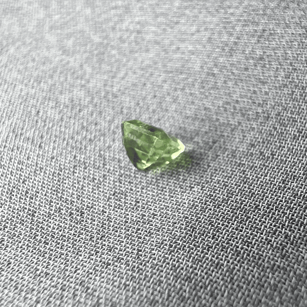 Tsavorita-0.38ct-4.1x4.1mm 2