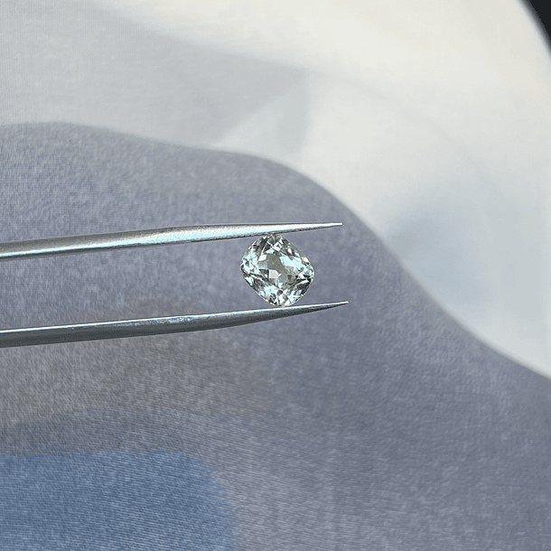 Escapolita-1.045ct-6.2x5x3.8mm 1