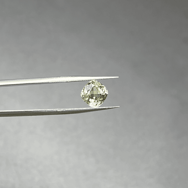 Escapolita-2.45ct-7.4x7.4x5.7mm 1