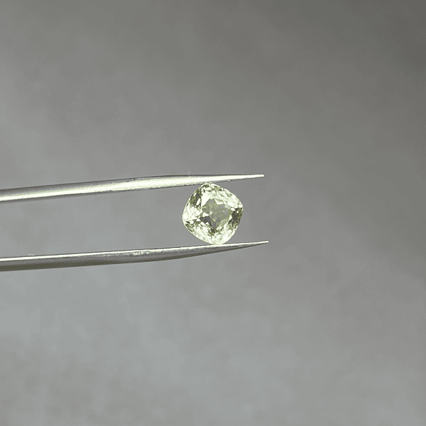 Escapolita-2.535ct-7.5x7.5x5.3mm 1