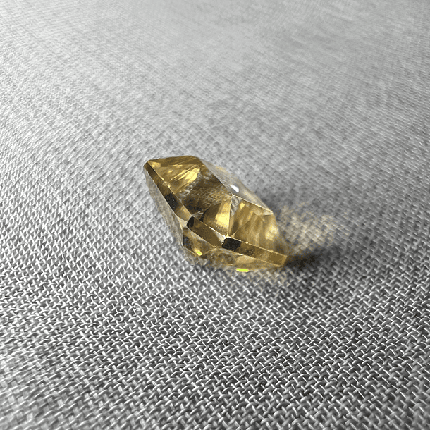 Circón natural gold-1.72ct-6.8x5.1x4.1mm 2