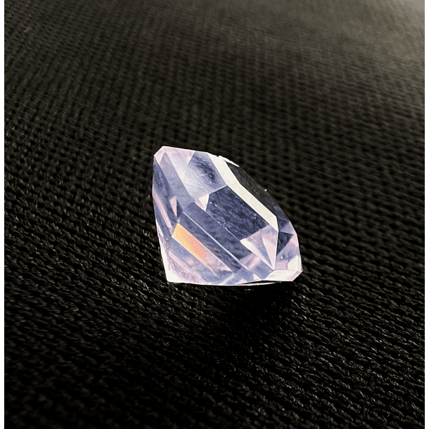 Cuarzo lavanda- 1.69ct-8.2x7x5.6mm 2