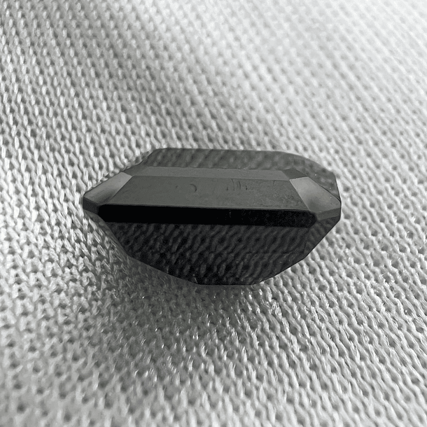 Espinela negra-3.15ct-8.9x7.2x4.9mm 2