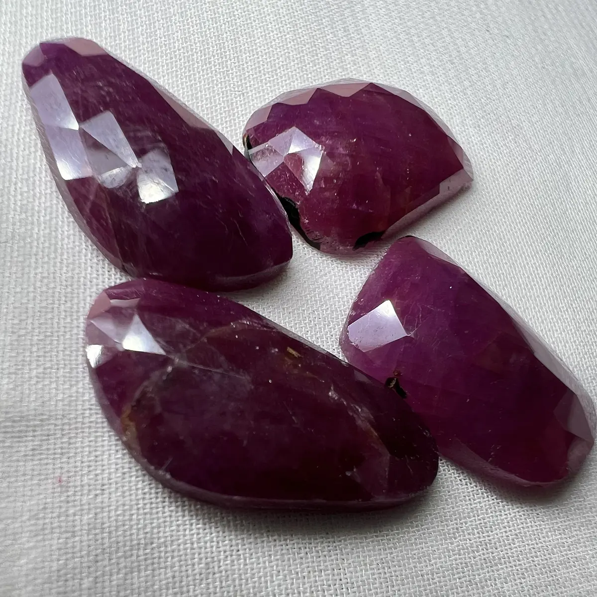 Rubí-6.70ct-12.3x10.7mm | Versatto Gemas & Joyas