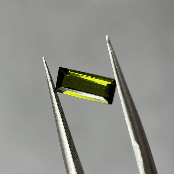 Turmalina-0.655ct-8.8x3.6x2mm 1